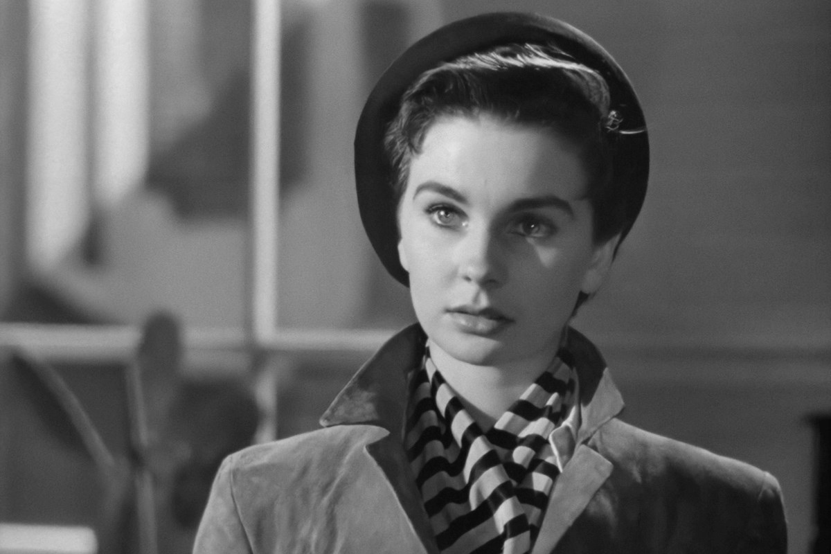 Kao maloljetna dosegnula je glumačke visine, a kasnije znala ustupiti mjesto mlađima