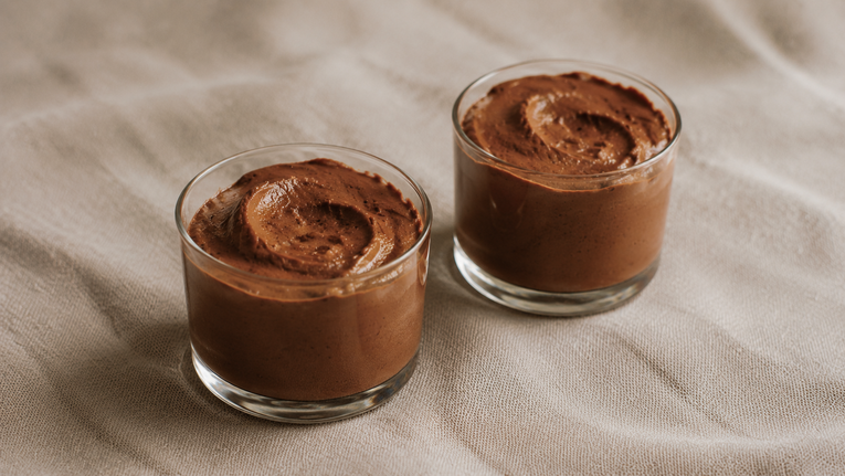 Čokoladni mousse s maslinovim uljem i cvijetom soli, idealan za ljubitelje slatkog