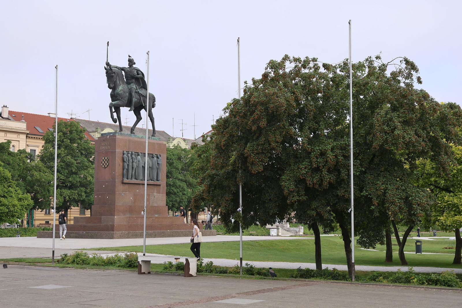 FOTO Zagrebački Tomislavac osvanuo bez LGBT zastava