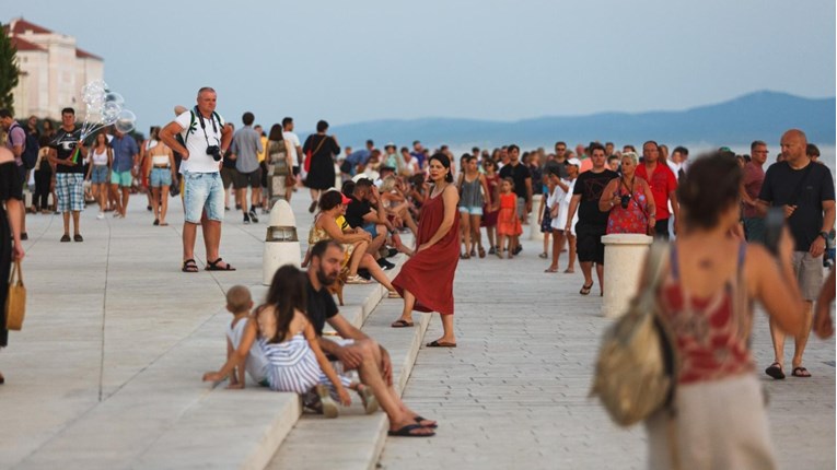 U Hrvatskoj je 330.000 turista, direktor HTZ-a otkrio probleme oko CRO kartica