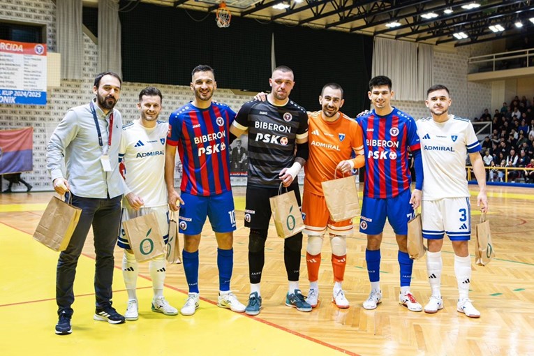 Torcida uručila poklone svojim igračima i dinamovcima za osvajanje europske bronce