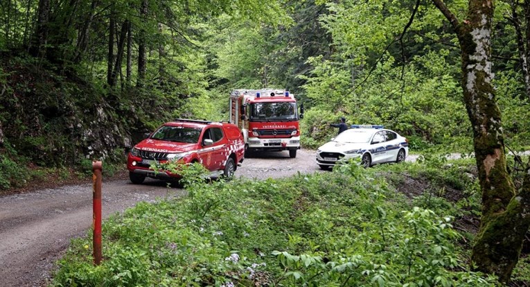 Očevici pada aviona na Kapeli: Išao je nisko, dosta nisko. Bio je čudan zvuk