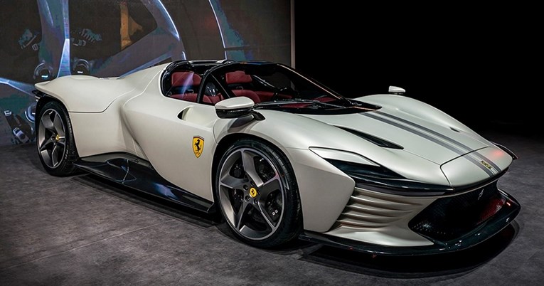 FOTO Ferrari ima bolid od dva milijuna eura s dodatkom koji nismo vidjeli godinama