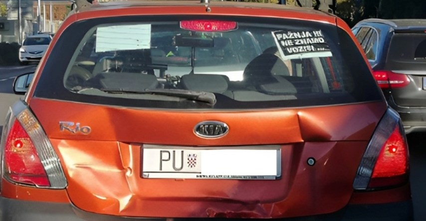 Na autu pulskih registracija osvanula zanimljiva poruka koja je nasmijala ljude
