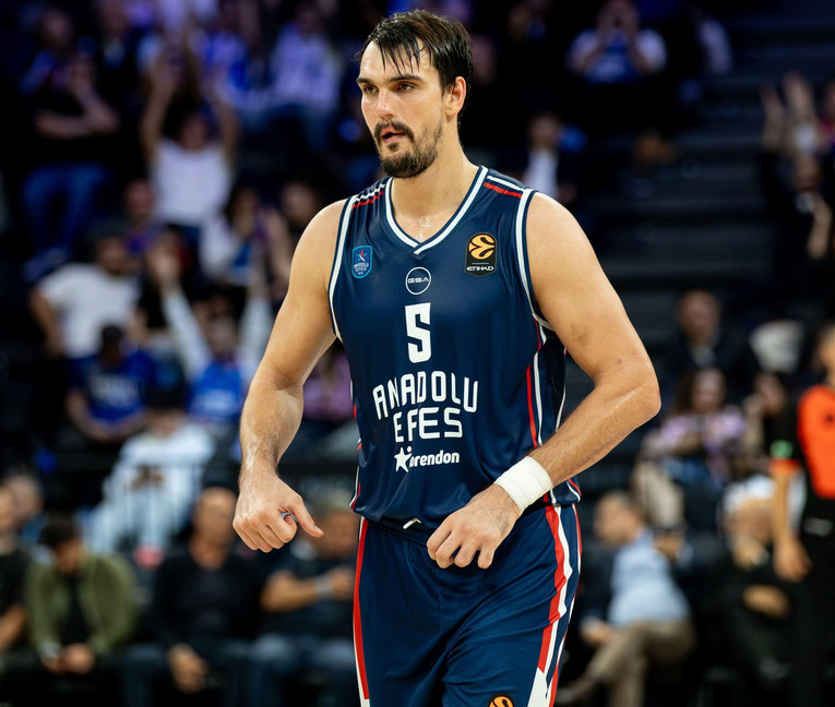 Double-double Šarića u euroligaškoj pobjedi