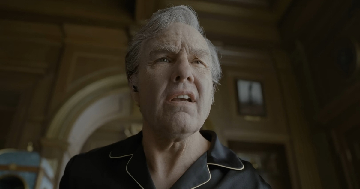 Tom Cruise je neprepoznatljiv u prvom traileru za novu crnu komediju