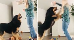 Vlasnica je svog psa pokušala naučiti trik pa završila na podu
