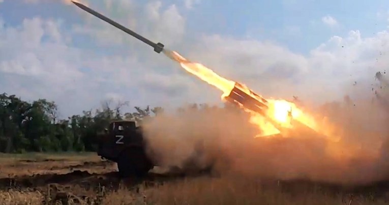 Ukrajina: Veliki ruski raketni napad na Dnjepar, spasioci traže preživjele