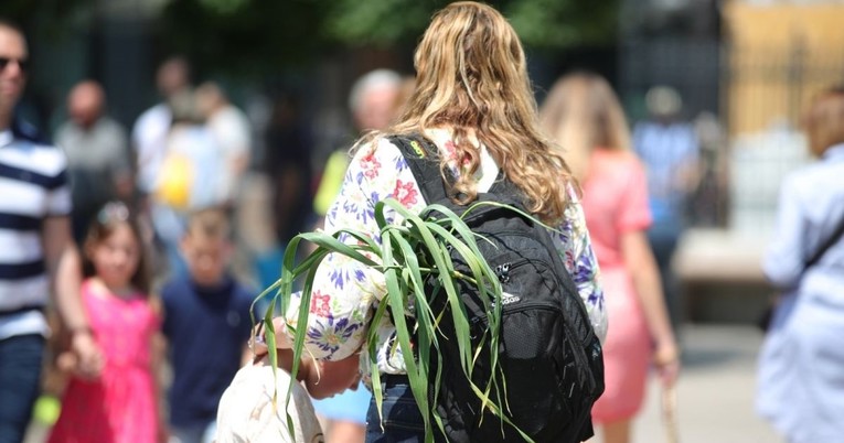 Žena u Zagrebu privukla poglede onim što je nosila u ruksaku