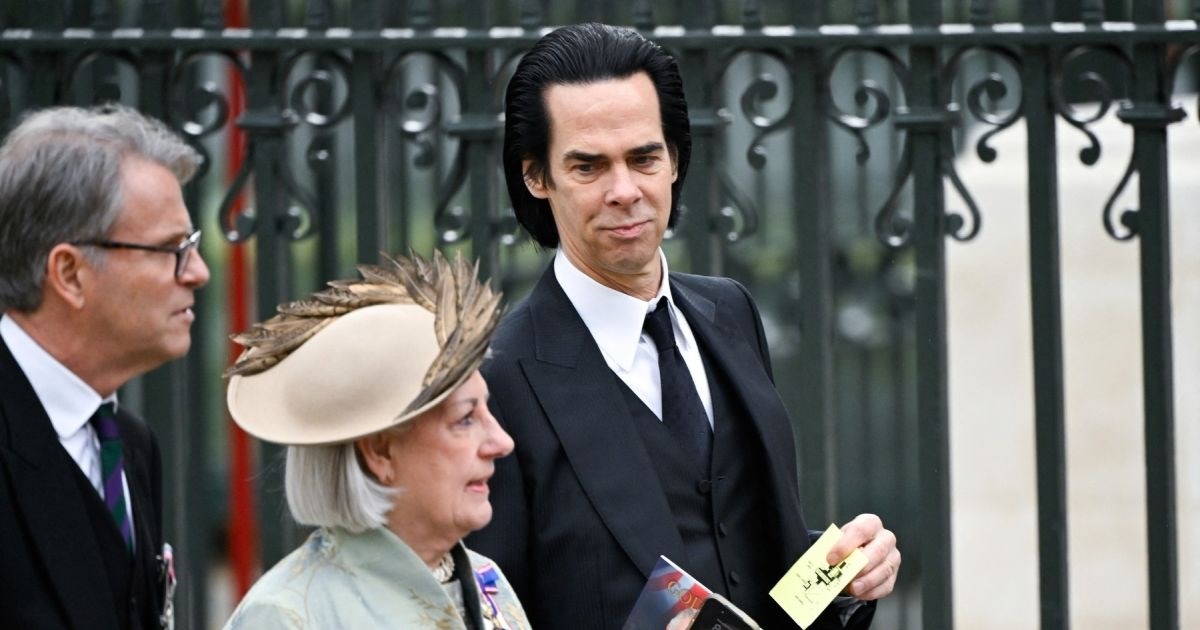 Na krunidbu došle i brojne slavne osobe, među prvima stigli Nick Cave i Katy Perry