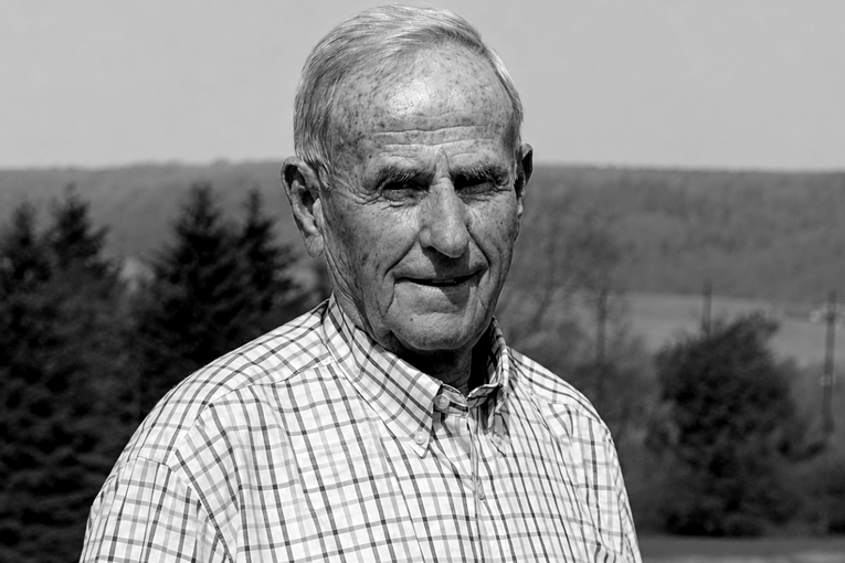 Umro je Adolf Prokop (87), legendarni nogometni sudac