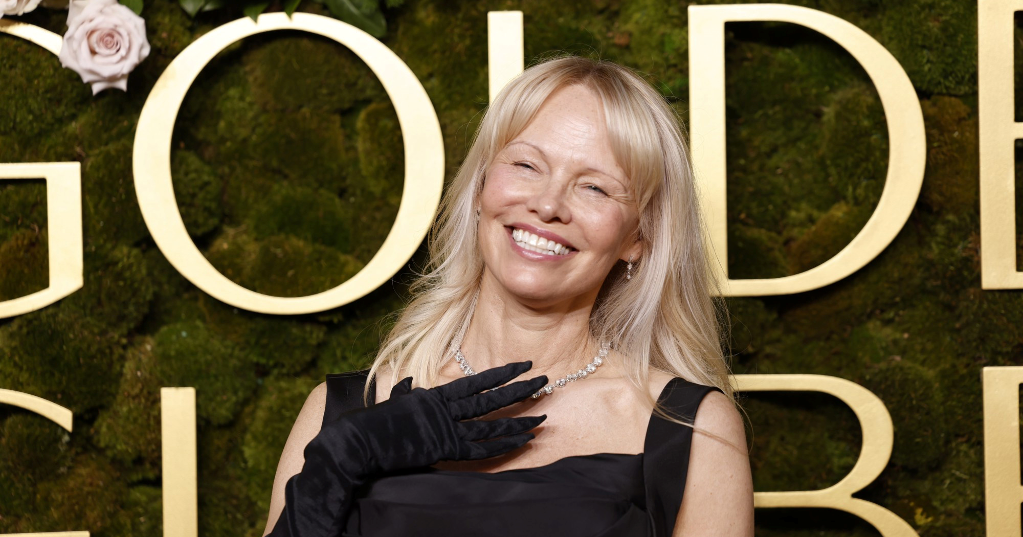 Pogledajte kako su Finci pozvali Pamelu Anderson da se vrati kući 😄