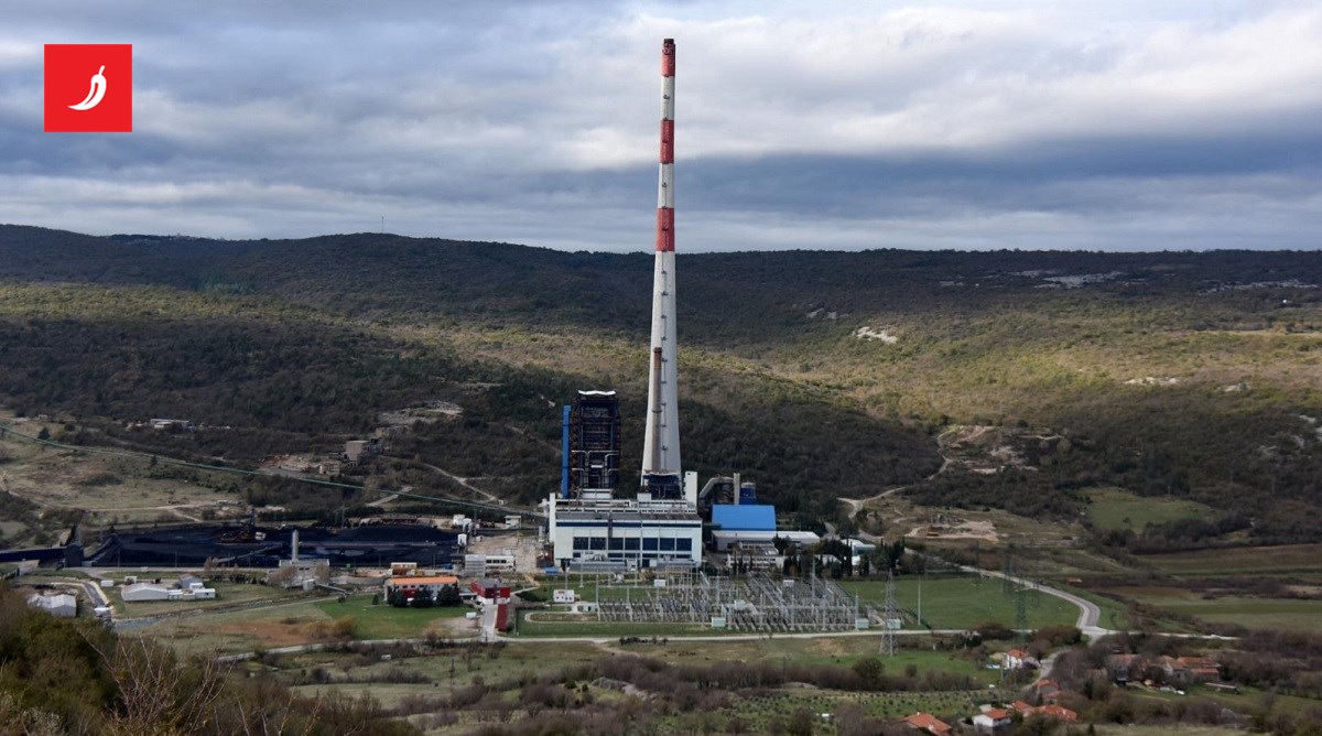 Netko se jutros popeo na 340 metara visok dimnjak Plomina u Istri