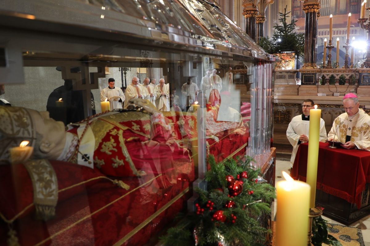 Stepinčeve relikvije vraćene u zagrebačku katedralu