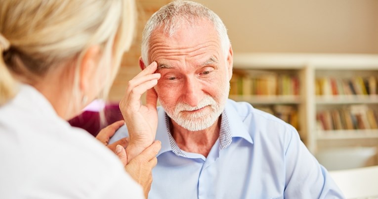 Četiri skrivena znaka demencije koje možete uočiti kod bližnjih