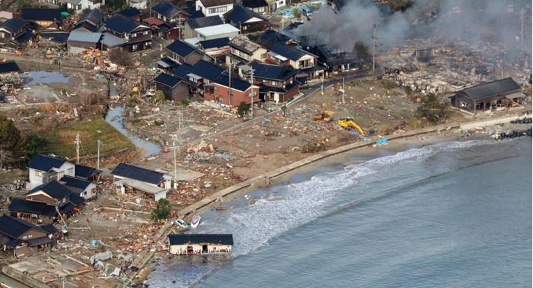 Tisuće ljudi u Japanu pod ruševinama, spasioci pokušavaju doći do obalnih gradova