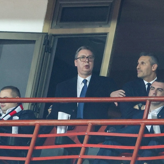 VIDEO Vučić gleda Zvezdu, Marakanom odjekuju uvrede vladaru Srbije