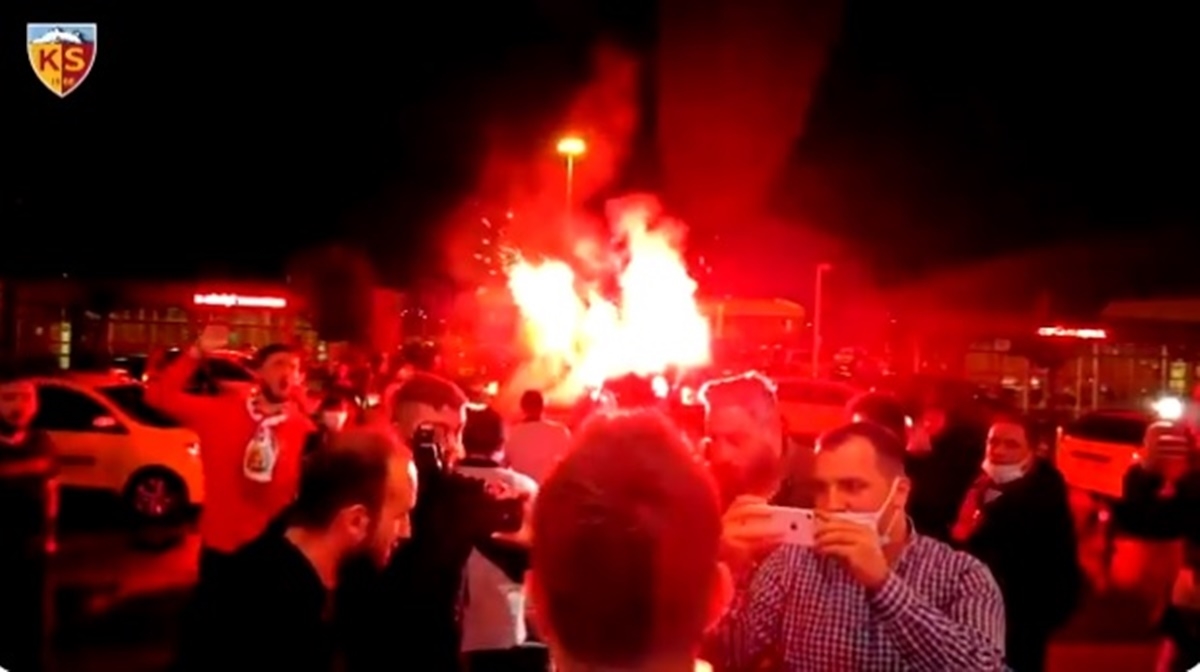 Dinamo prodao Gavranovića. Pogledajte kako su ga dočekali navijači novog kluba