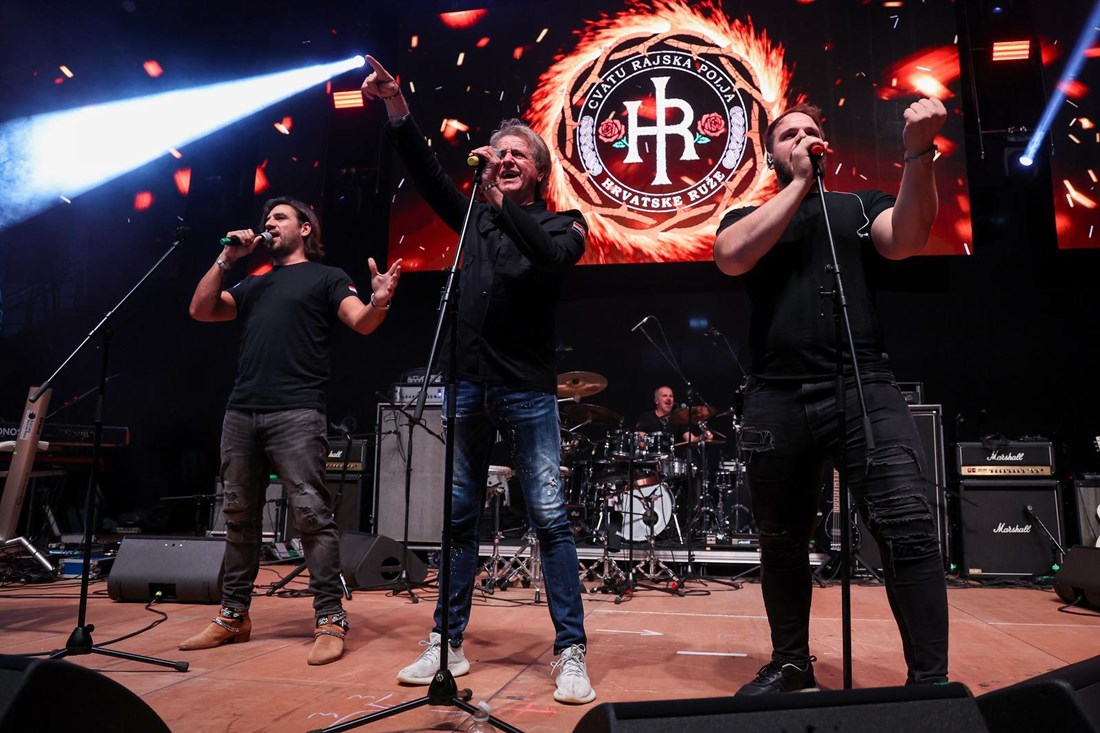 Hrvatske ruže s Thompsonom su otpjevale Ako ne znaš šta je bilo. Tko su oni?