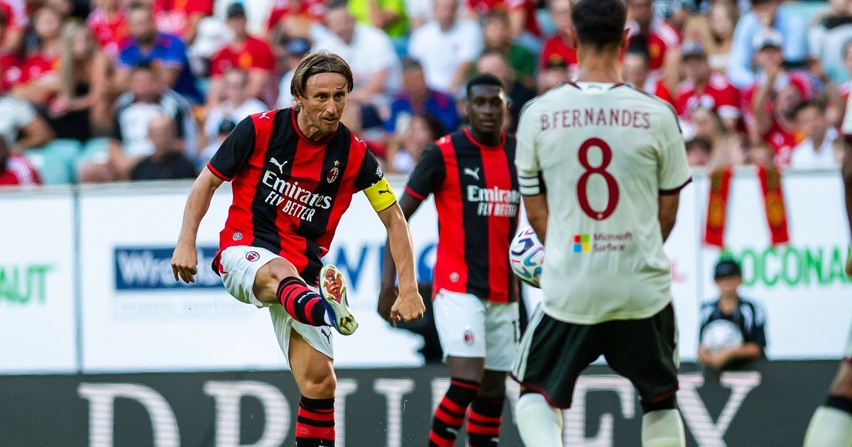 VIDEO Modrić dio savršene akcije Milana. Gol Unitedu nakon 23 dodavanja