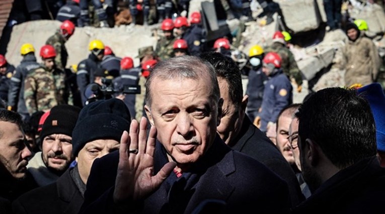 Godinu dana od potresa u Turskoj Erdogan predao ključeve za 7000 novih domova