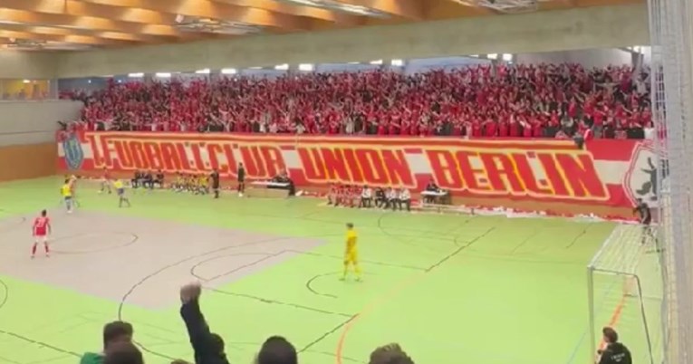 Pogledajte kakvu su atmosferu stvorili navijači Uniona na futsal utakmici