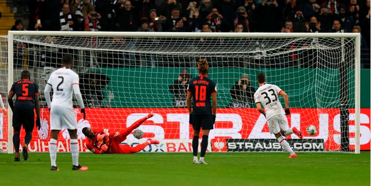 Olmov gol nedovoljan protiv Eintrachta: Leipzig ispao iz kupa