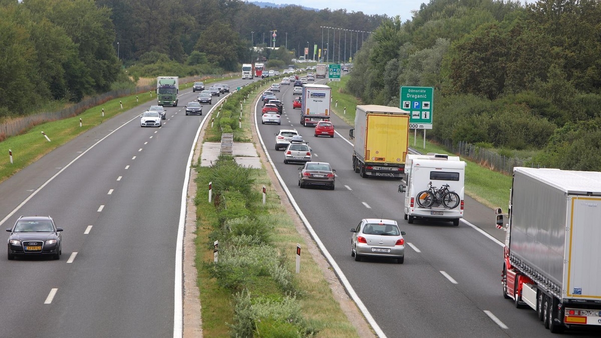 Vozači, oprez, na autocesti A1 uočeni konj i pas