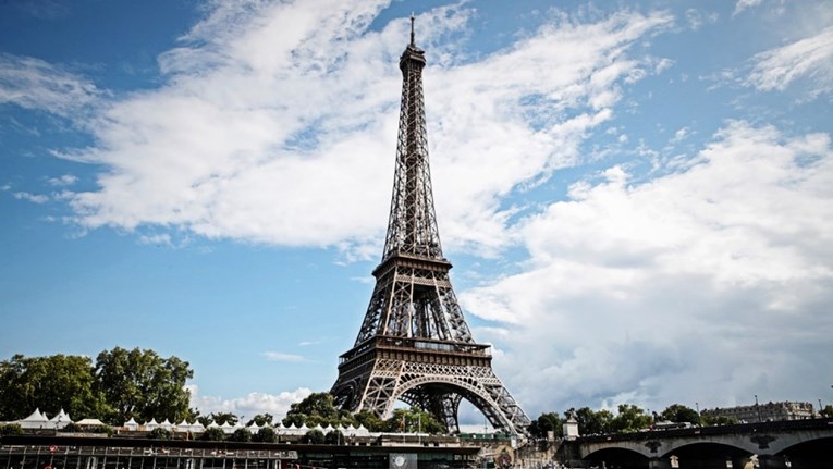 Evakuiran Eiffelov toranj zbog lažne dojave o bombi