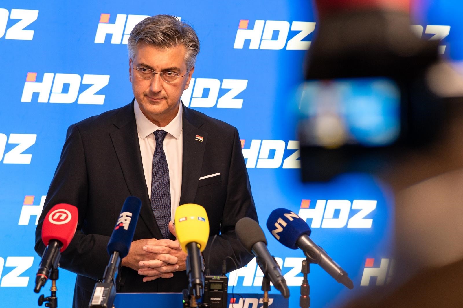 HDZ navodno otpilio DP i u Vukovaru se dogovorio s Pavličekom. Plenković: Pričekajmo