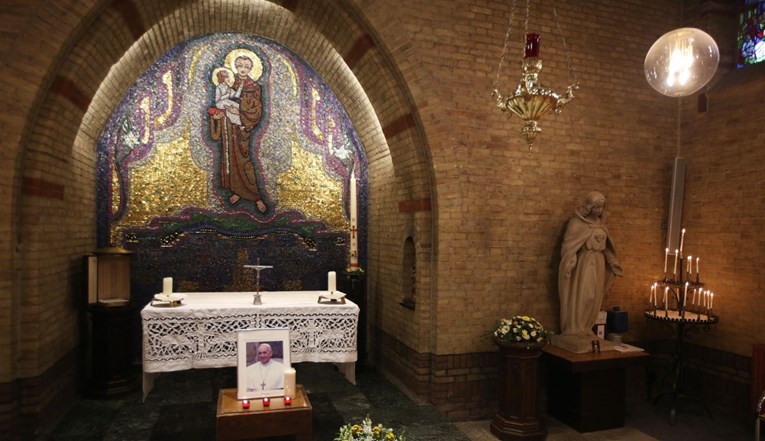 Papa Franjo zalagao se za otvorenu Crkvu, a prvi se usudio nazvati po Franji Asiškom