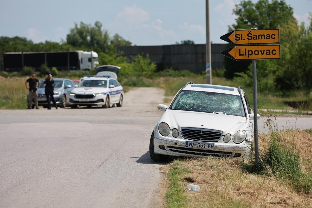 Novi detalji potjere s autoceste. Bjegunci pred policijom bacili nešto iz auta