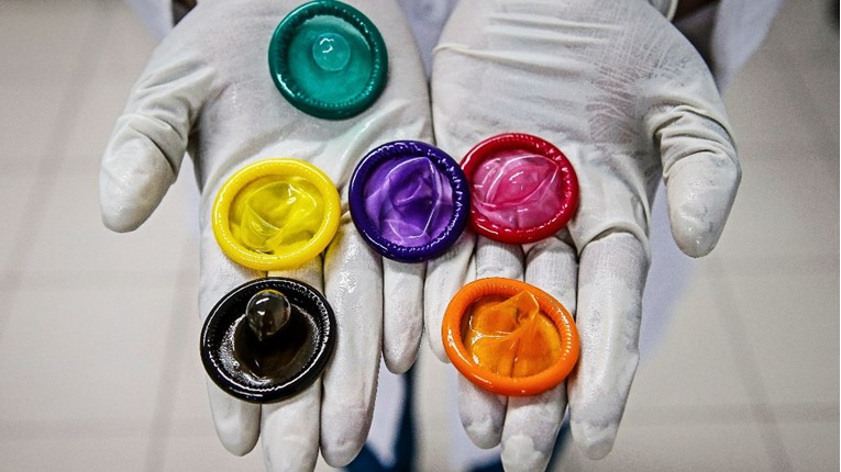 Francuska će mladim ženama davati besplatnu kontracepciju