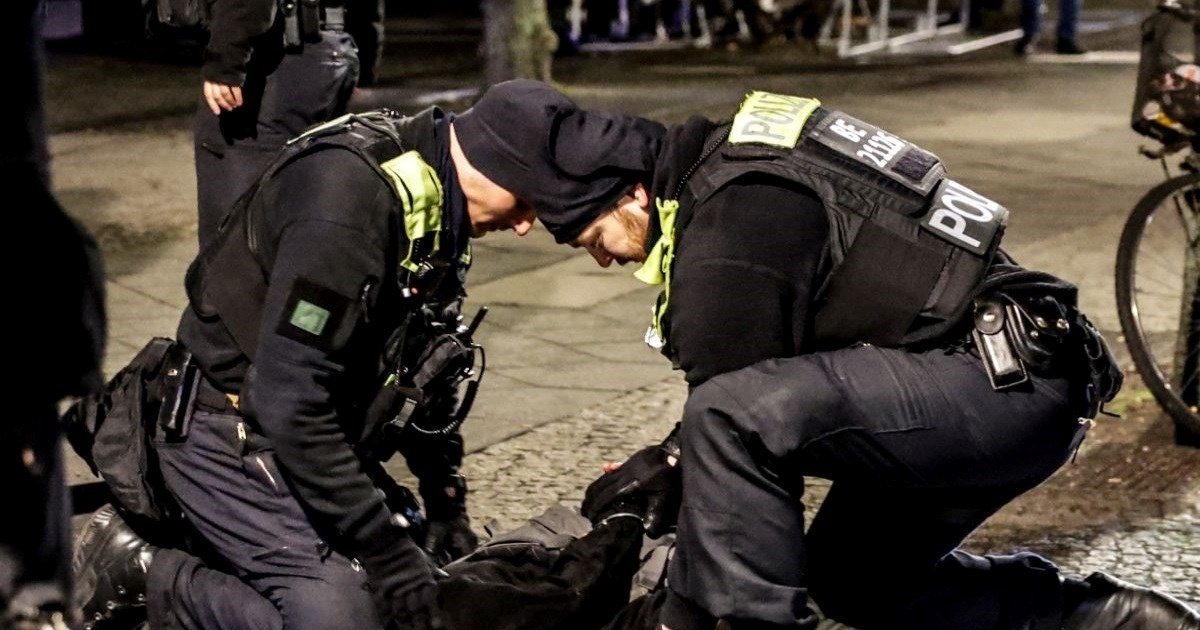 Pucnjava pred sudom u Njemačkoj. Pogođeni brat i otac optuženog za ubojstvo boksača