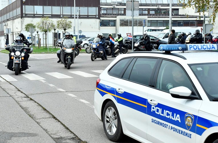 Motociklist na Korčuli kažnjen s 4280 eura, oduzimanjem motocikla i zabranom vožnje