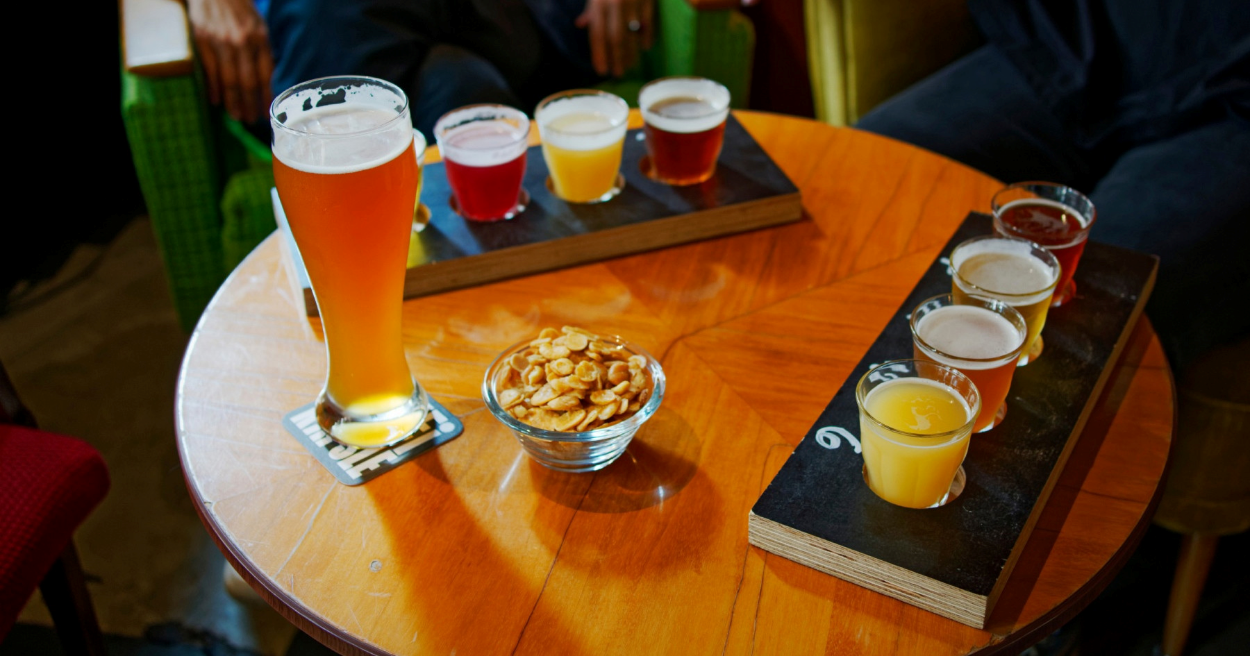 Jeste li primijetili da kafići uglavnom imaju okrugle stolove? Ovo je razlog