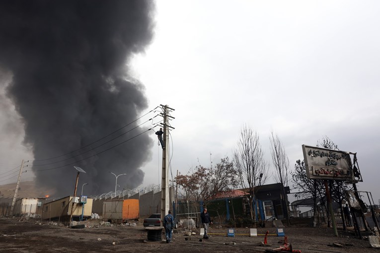 Axios: SAD rekao Izraelu da prestane napadati iranska skladišta nafte