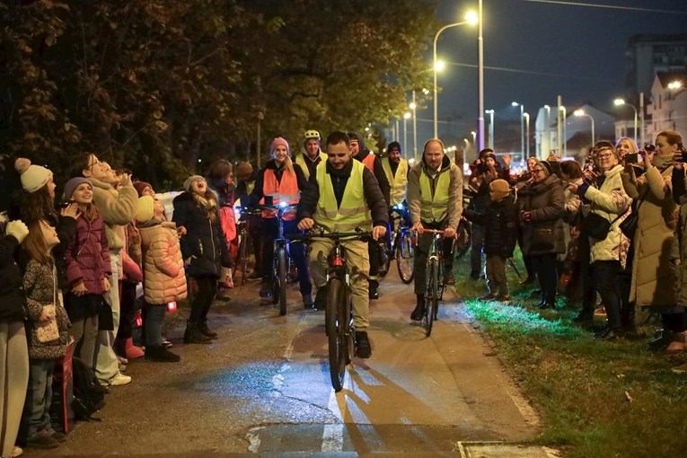 VIDEO Bicikliraju 300 km od Zagreba do Vukovara u spomen na žrtve Domovinskog rata