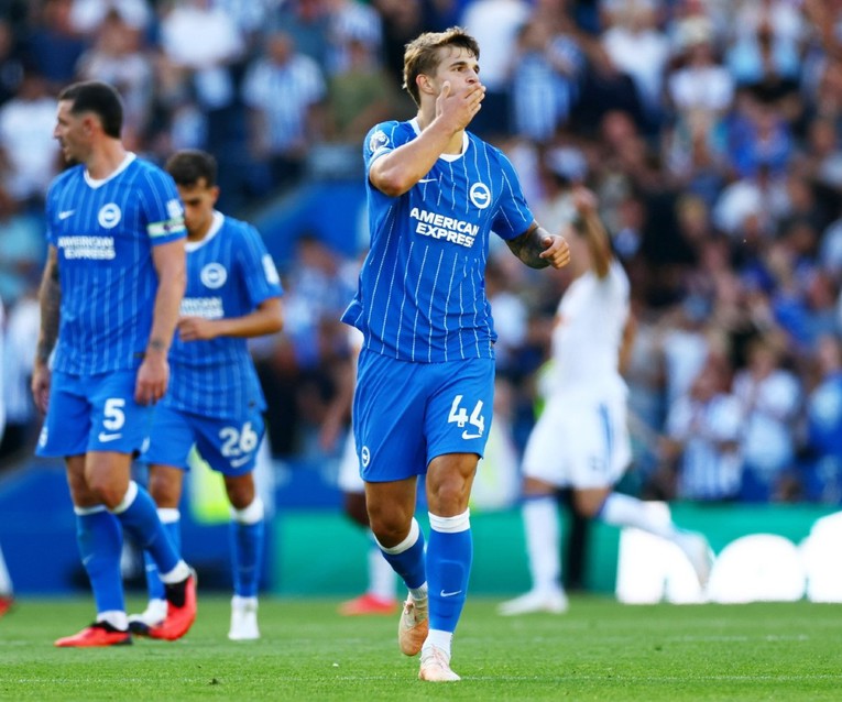 Fanovi sprdaju Tottenham zbog Vuškovića. "Vušković 1, Tottenham 0"