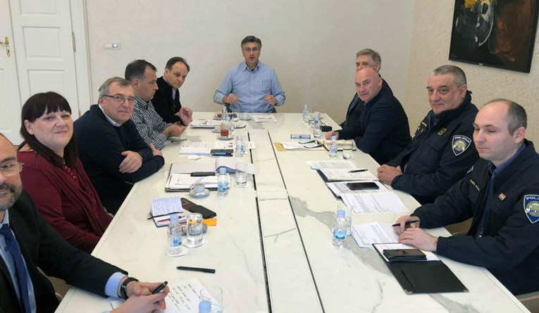 Plenković se sastao s Kriznim stožerom Ministarstva za koronavirus