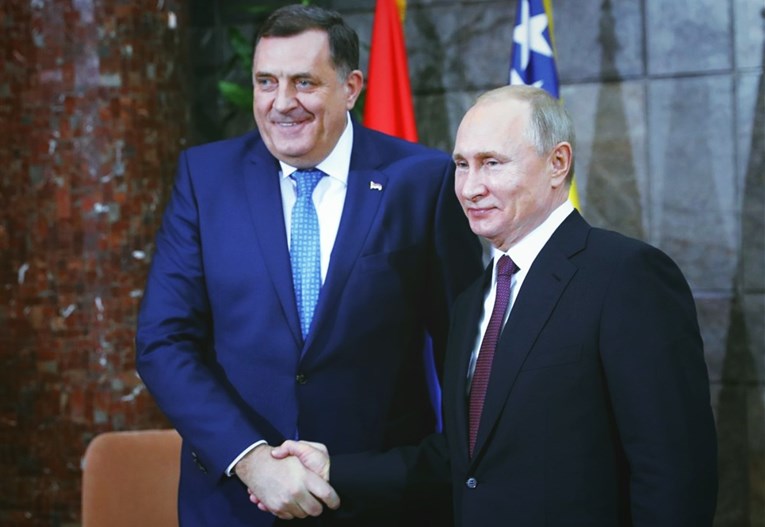 SAD: Dodik se ponaša poput Putina i uvodi autokraciju