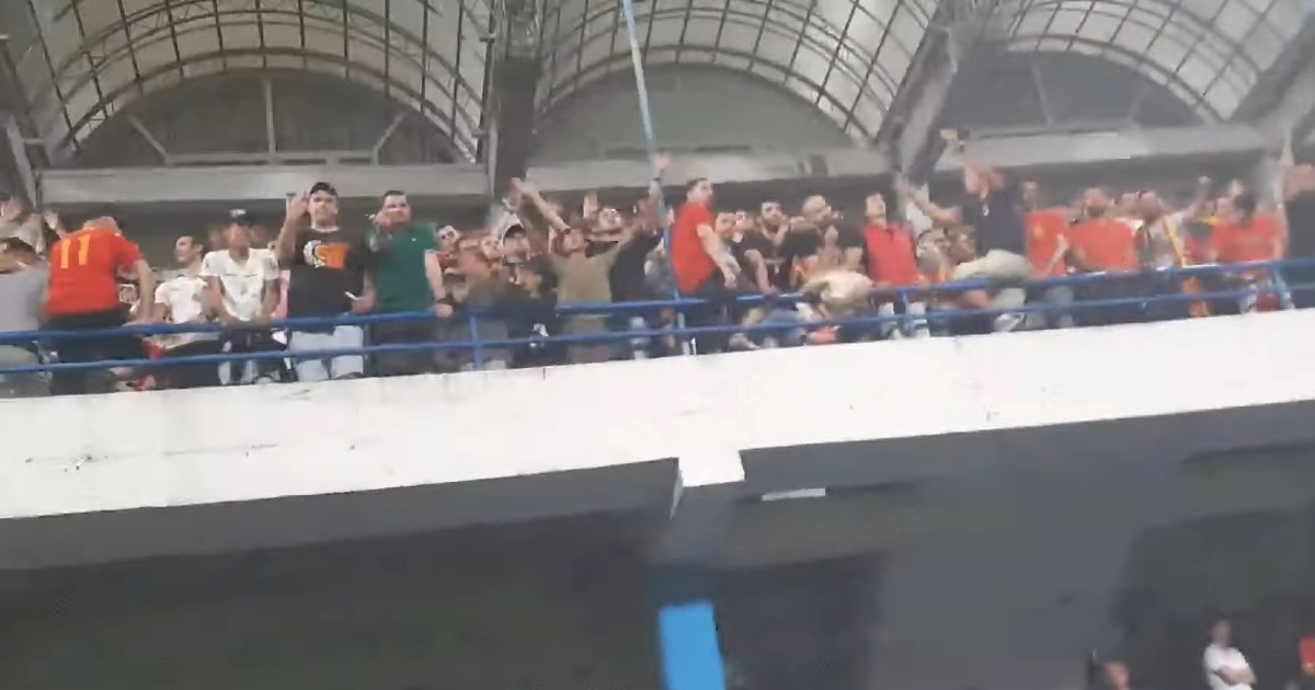 Poslušajte kako su crnogorski navijači na utakmici s BiH vikali: "Burek sa sirom"