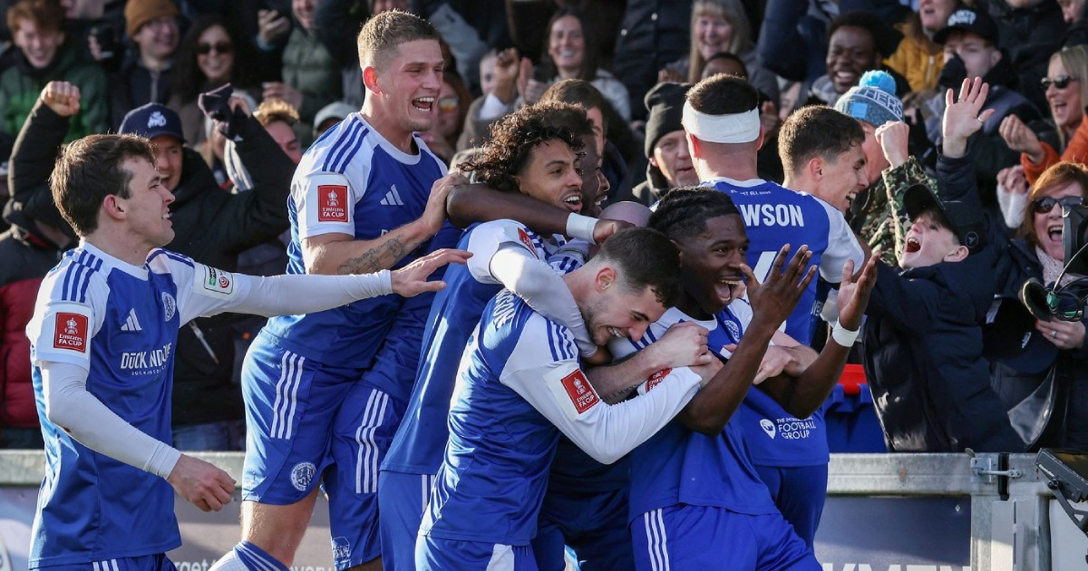 Senzacija u FA kupu. Klub iz šeste lige izbacio branitelja naslova