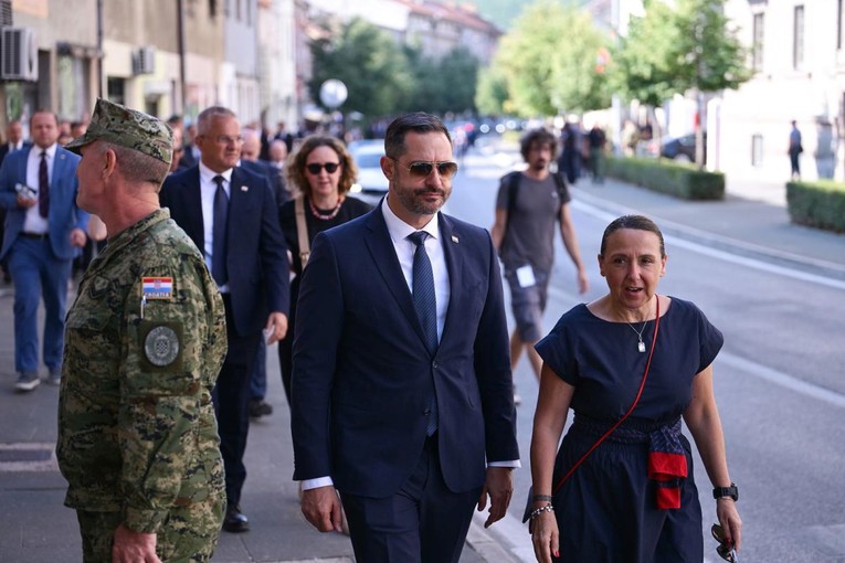 Bulj: Ukidanjem sinjskog rodilišta udaraju u alkarsku tradiciju. Hrstić: Nema poroda