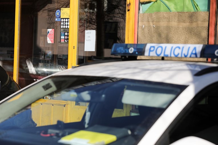 Upao u poštu u Zagrebu, ukrao novac, djelatnica mu ga iščupala iz ruke