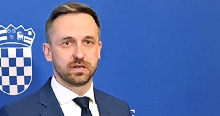 Ministar Piletić: Dižemo satnicu osobnim asistentima za 50 posto