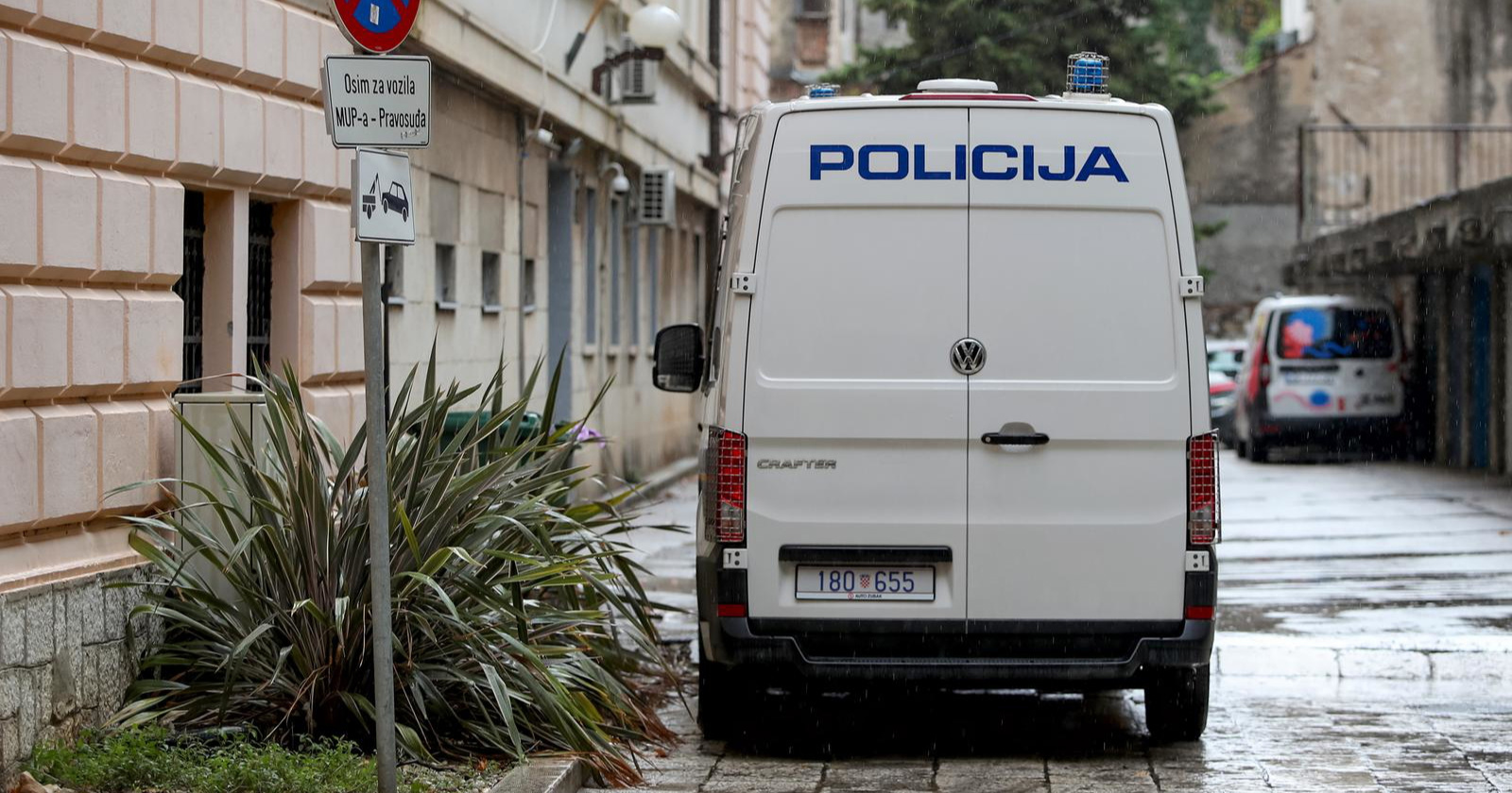 Direktor iz Zadra osumnjičen da je zakinuo oko 40 radnika za plaće