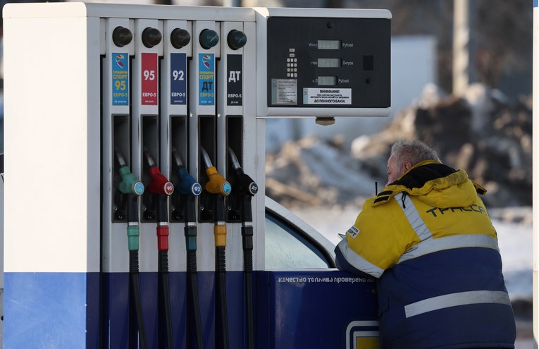 Nestašica benzina u Rusiji, uvedena ograničenja u velikim gradovima