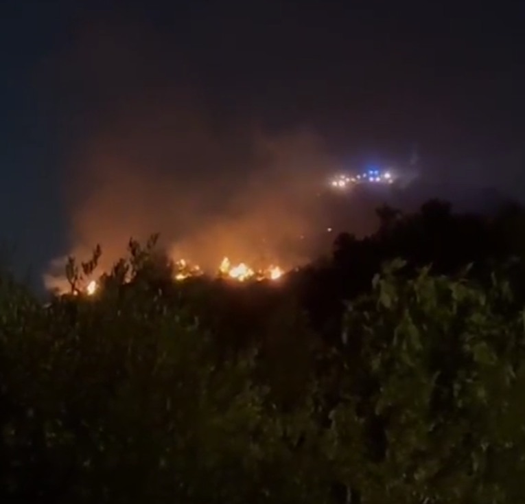 VIDEO Gori u Dragama kod Pakoštana