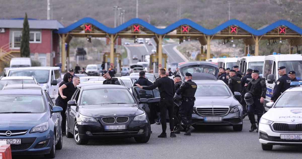 Policija: BBB-i su na Dugopolju. Navijači Hajduka, ne izlazite tu s autoputa